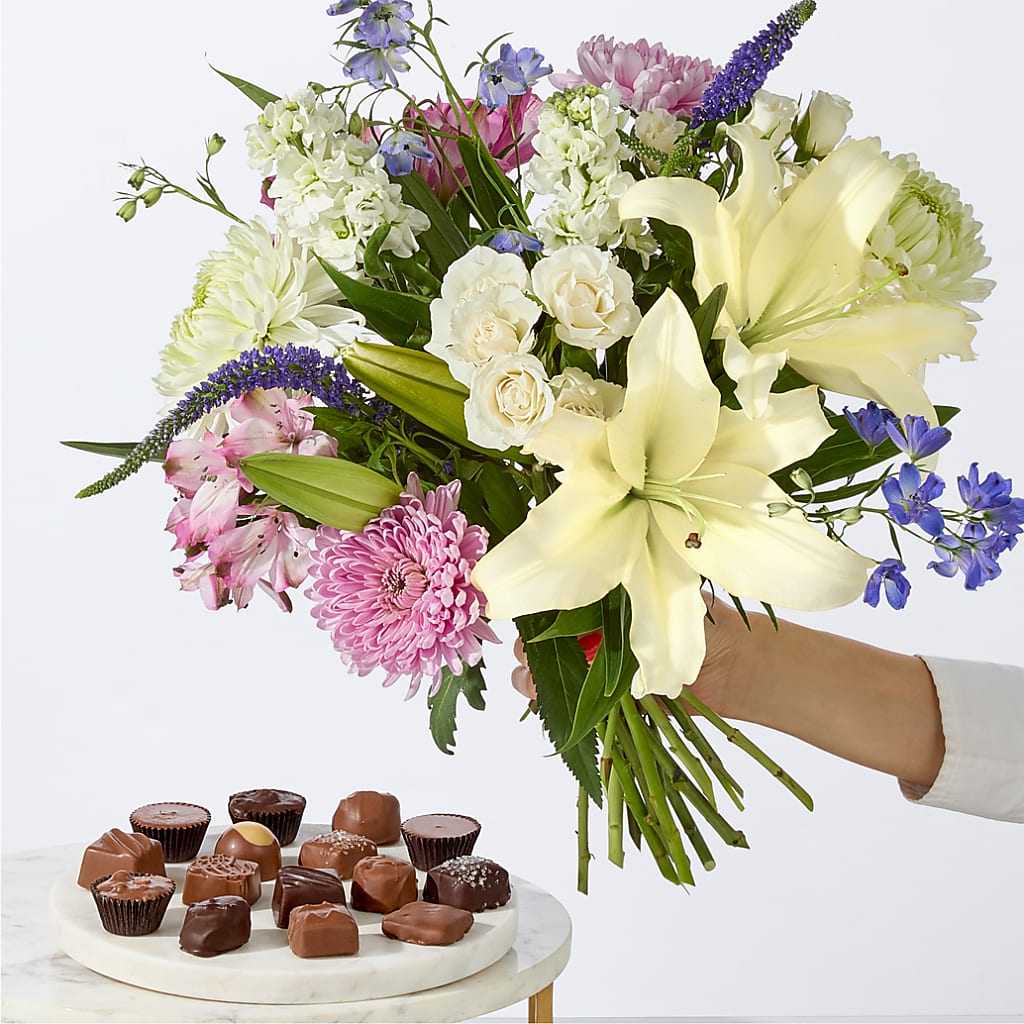 Winter Celebration Bouquet – SCOTT'S FLOWERS, Amarillo TX