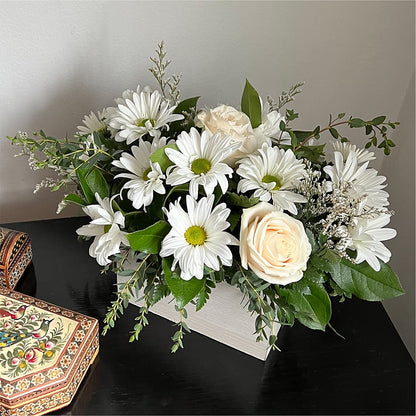 Fresh Linen Box Bouquet – SCOTT'S FLOWERS, Amarillo TX
