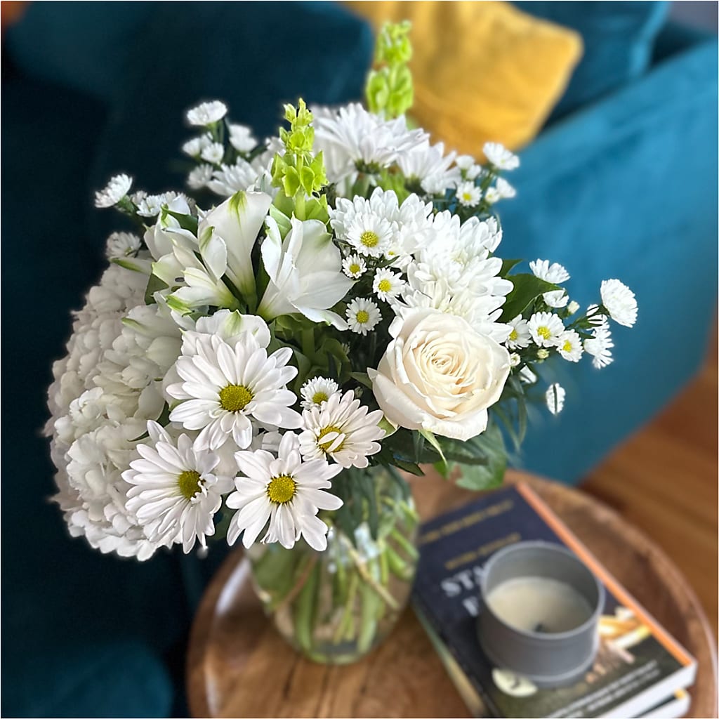 Classic Ivory – A Florist Original – SCOTT'S FLOWERS, Amarillo TX