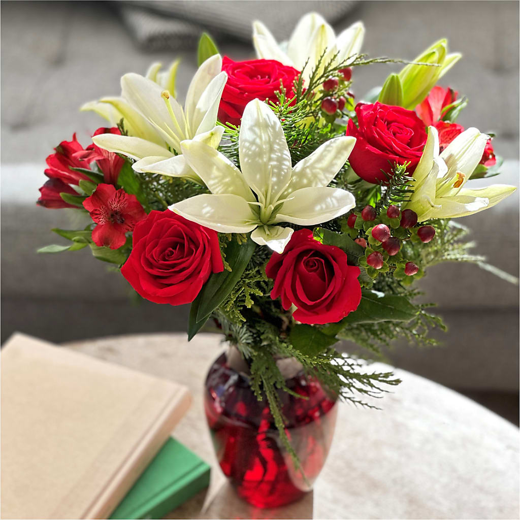 Evergreen Delight Bouquet – SCOTT'S FLOWERS, Amarillo TX
