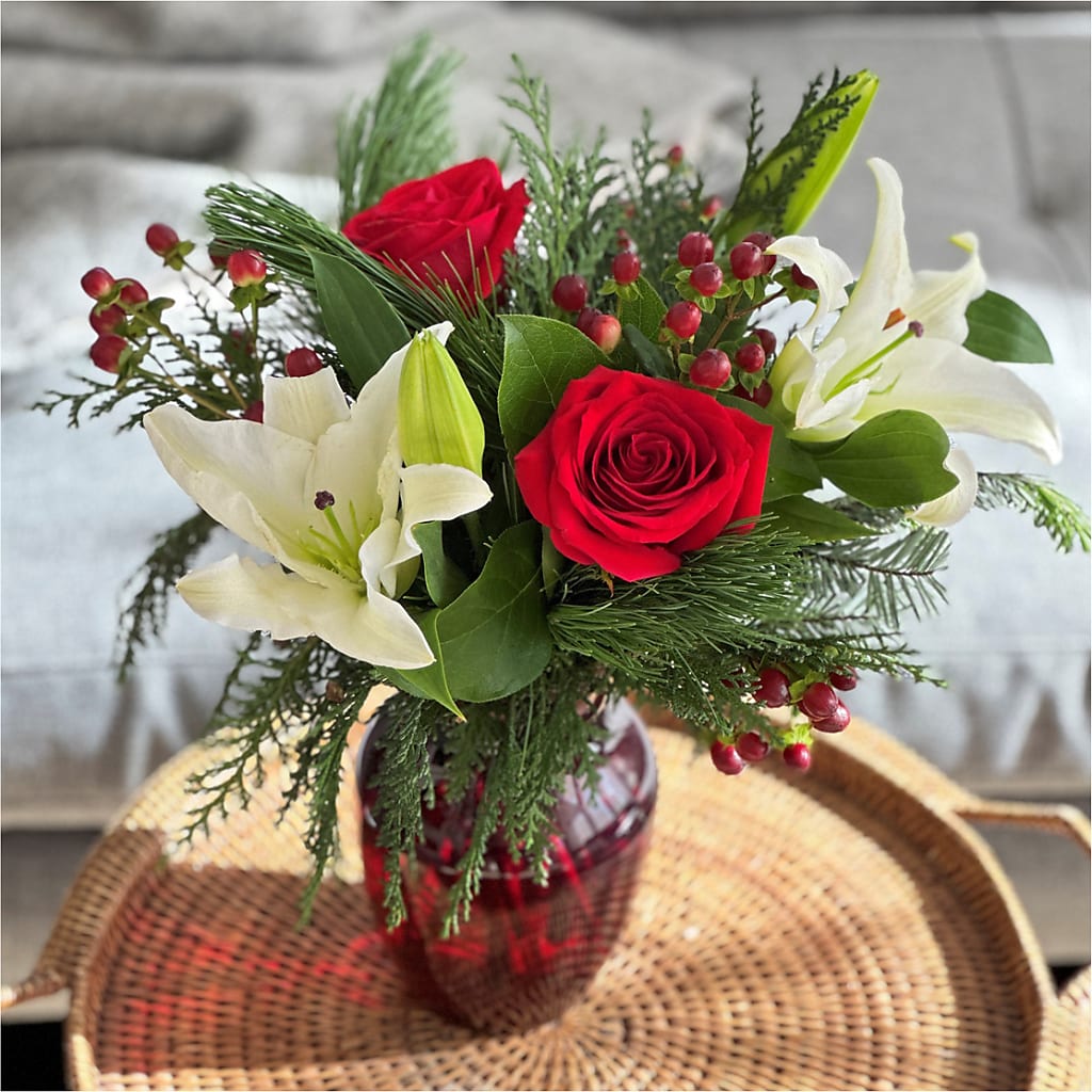 Evergreen Delight Bouquet – SCOTT'S FLOWERS, Amarillo TX