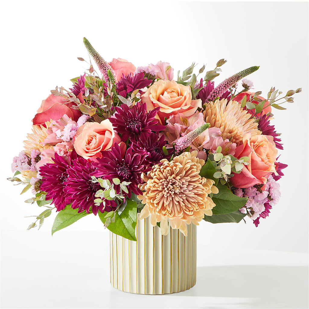Berry Cobbler Bouquet with Ivory Vase – SCOTT'S FLOWERS, Amarillo TX