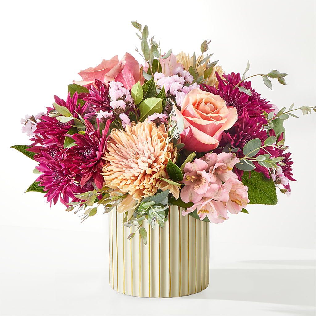Berry Cobbler Bouquet with Ivory Vase – SCOTT'S FLOWERS, Amarillo TX